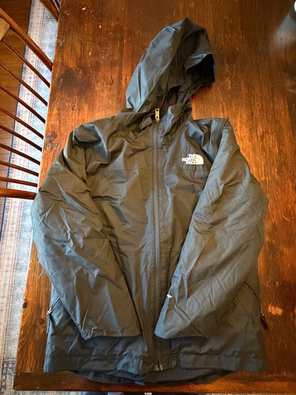 The North Face Boy’s ski / snow jacket. Great condition!